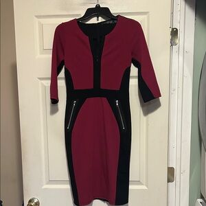 Homeyee 3/4 Sleeve Black and Burgundy Color Block Sheath Dress Size 4